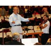 RAHMİ KOÇ ORKESTRA YÖNETTİ